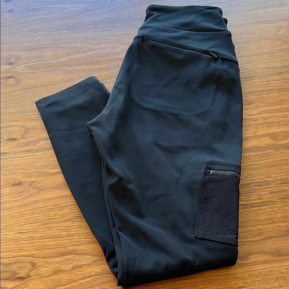 Athleta Headlands Hybrid High-Waisted Leggings with Pockets